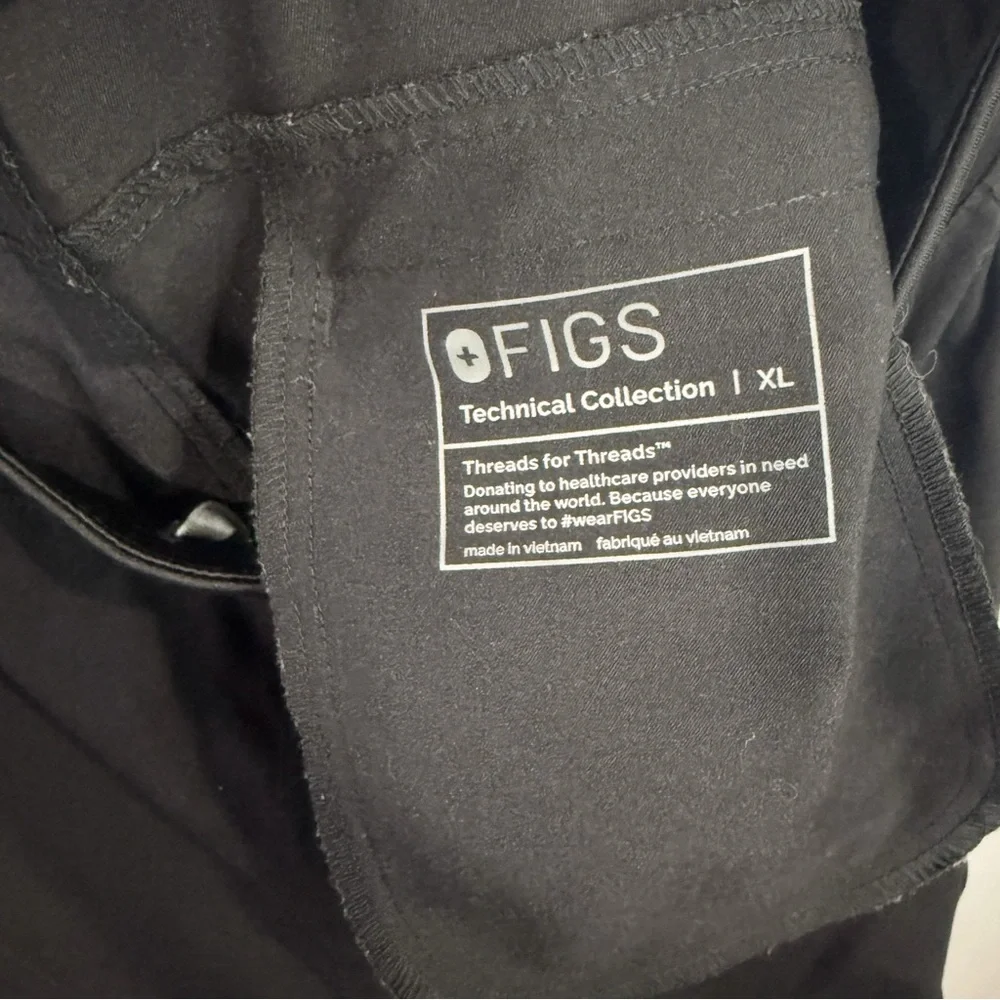 Figs Axim™ Cargo Scrub Pants | Black | Size XL | EUC